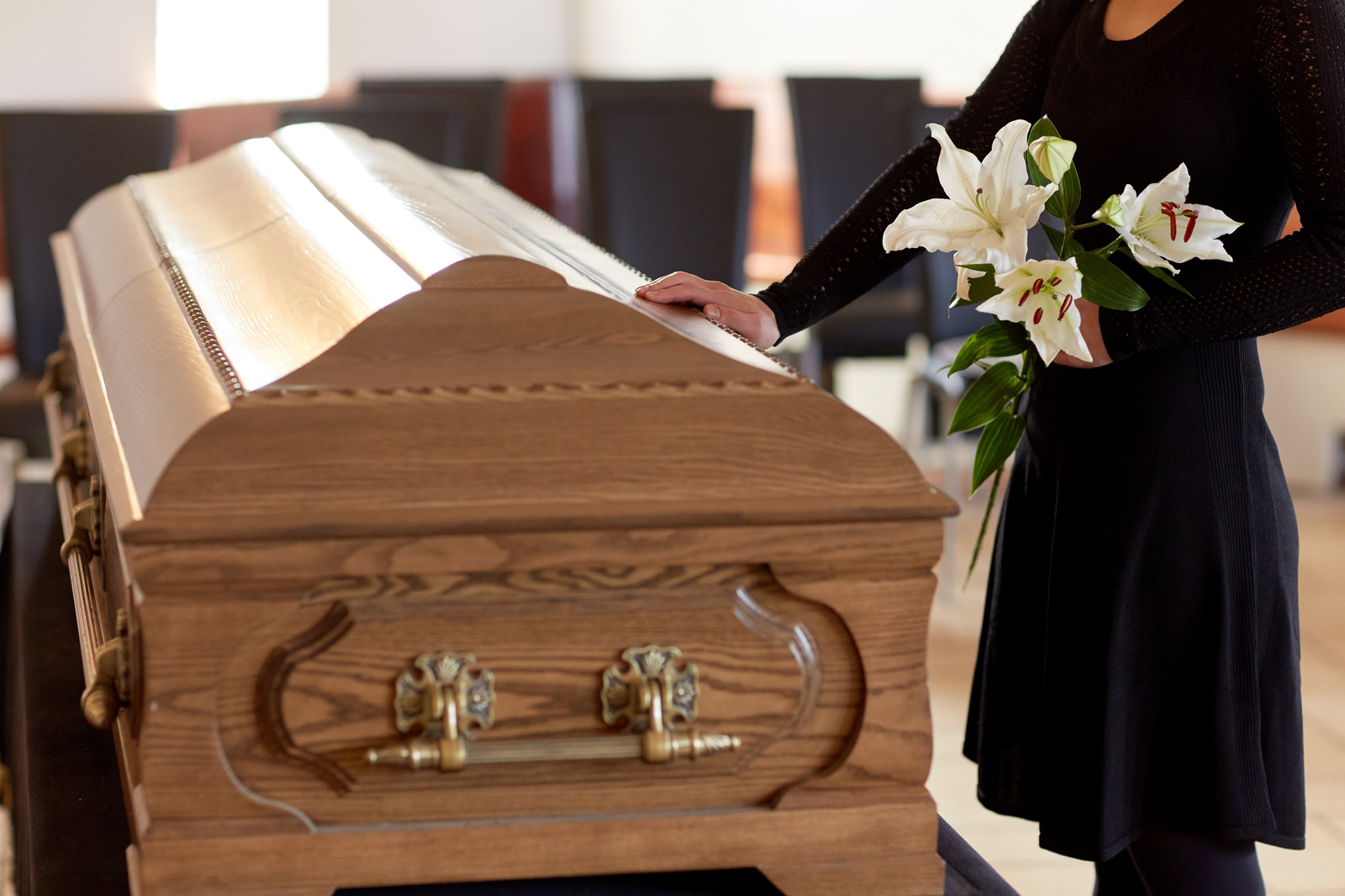 screen 2x 3 - Funeral etiquette: the dos and don’ts of attending a funeral